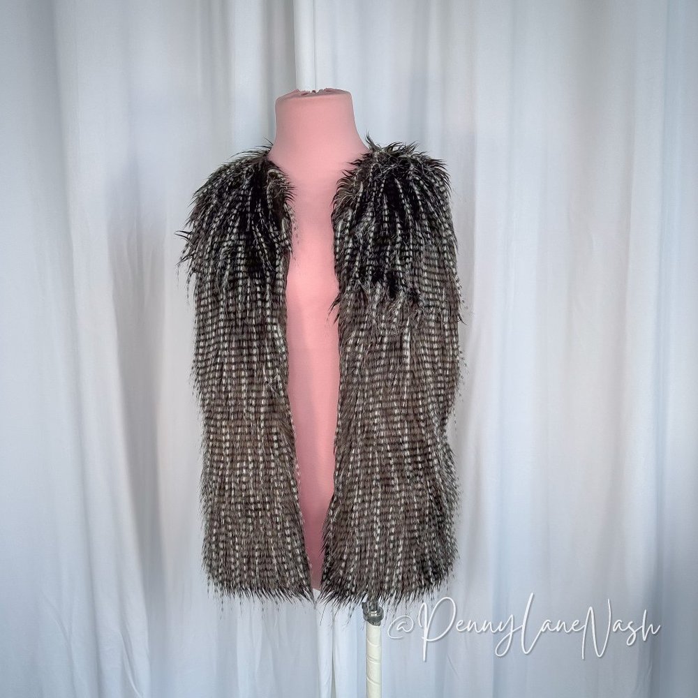 Rue21 Faux Fur Hook Winter Vest - Picture 2 of 9
